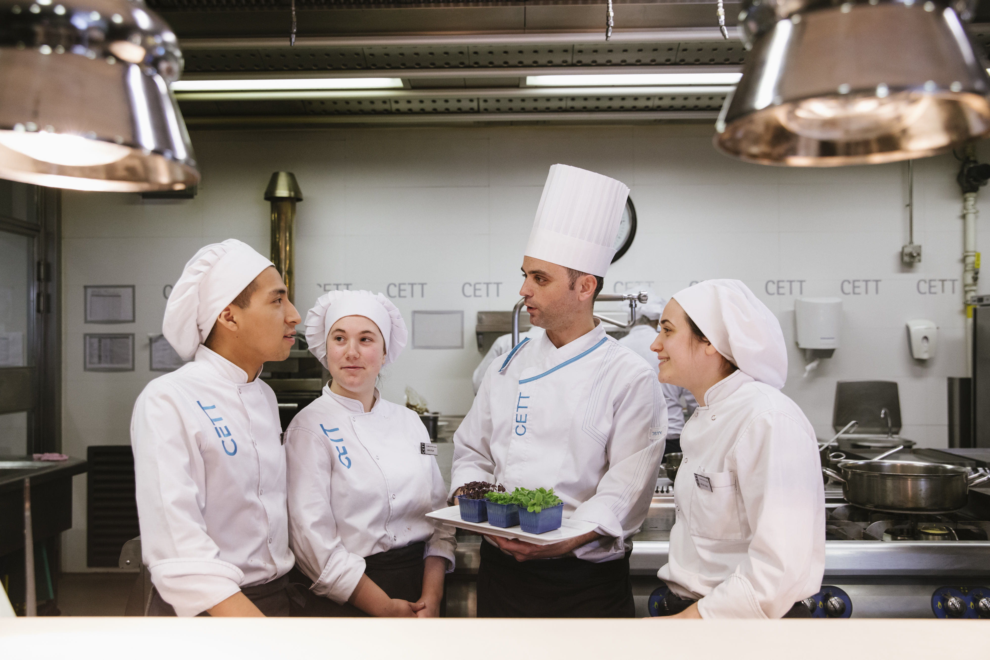 Photography from: Ciclo Grado Medio Cocina-Gastronomía y Pastelería | Aula Restaurant